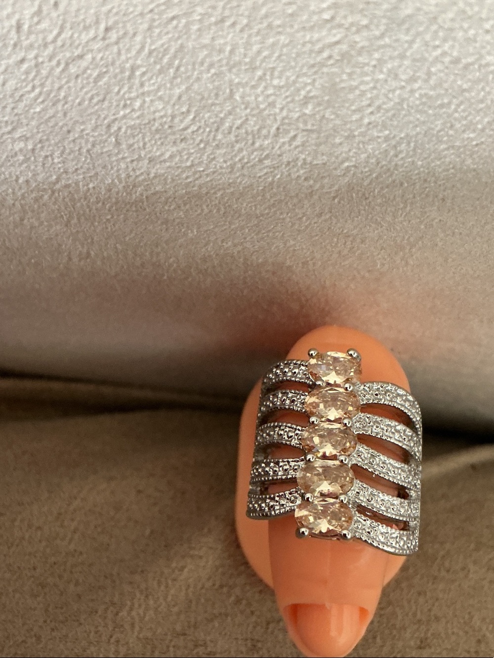 Silver Ring with Champagne cz Stones - Women Jewelry Ring, sz 6, sml white czs